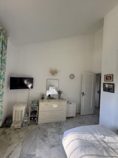 Image No.47-4 Bed Villa / Detached for sale