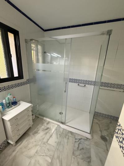 Image No.48-4 Bed Villa / Detached for sale