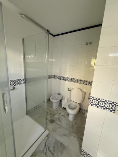 Image No.49-4 Bed Villa / Detached for sale