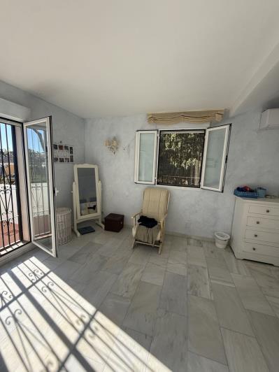 Image No.56-4 Bed Villa / Detached for sale