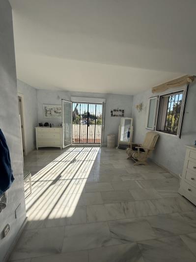 Image No.59-4 Bed Villa / Detached for sale