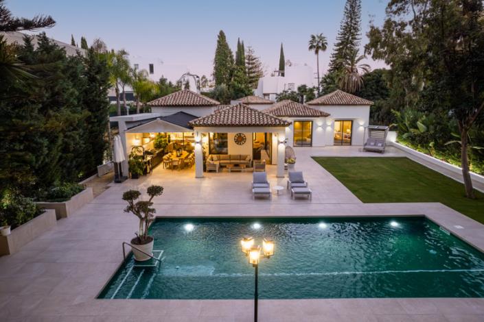 Image No.1-5 Bed Villa / Detached for sale