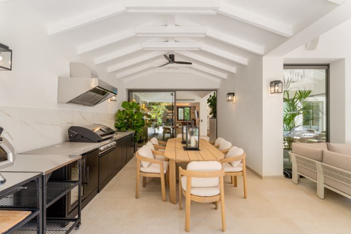 Image No.5-5 Bed Villa / Detached for sale