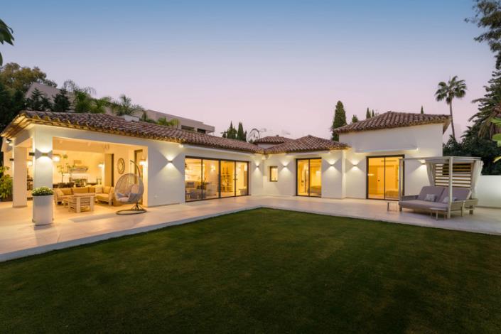 Image No.28-5 Bed Villa / Detached for sale