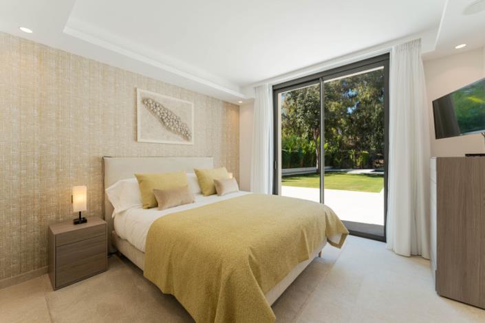 Image No.15-5 Bed Villa / Detached for sale