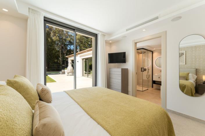 Image No.18-5 Bed Villa / Detached for sale