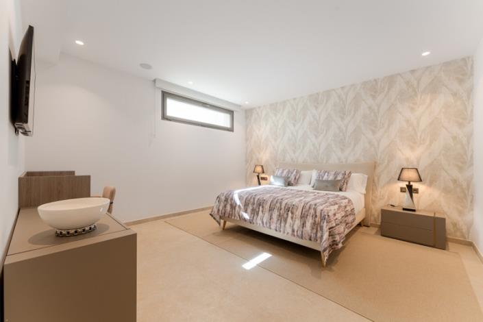 Image No.27-5 Bed Villa / Detached for sale