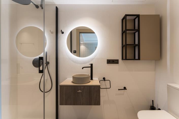 Image No.51-5 Bed Villa / Detached for sale