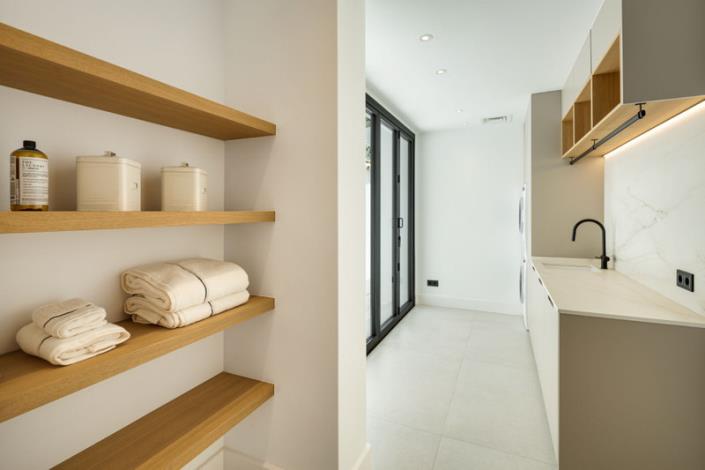 Image No.23-5 Bed Villa / Detached for sale