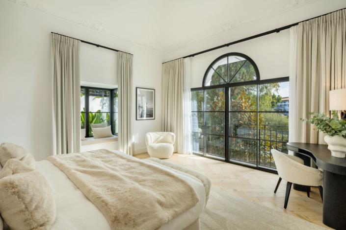 Image No.24-5 Bed Villa / Detached for sale