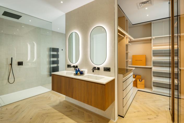 Image No.28-5 Bed Villa / Detached for sale