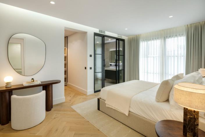 Image No.31-5 Bed Villa / Detached for sale