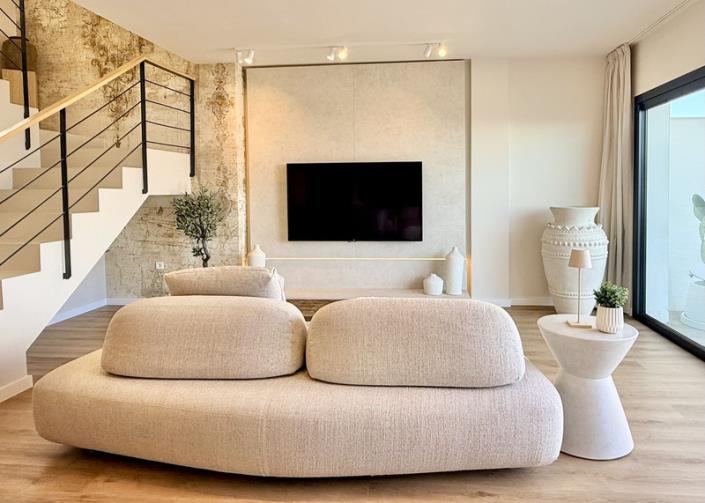 Image No.8-3 Bed Townhouse for sale