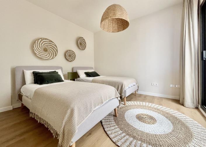 Image No.18-3 Bed Townhouse for sale