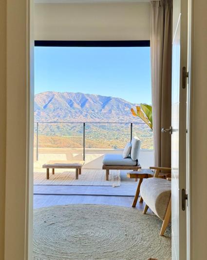 Image No.25-3 Bed Townhouse for sale