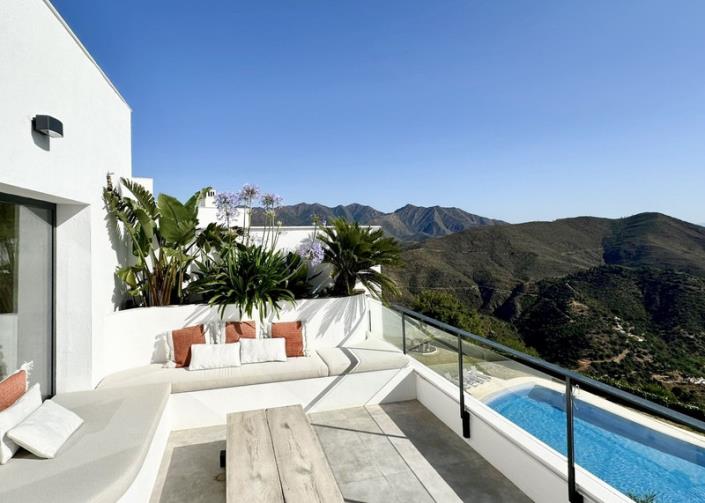 Image No.29-3 Bed Townhouse for sale