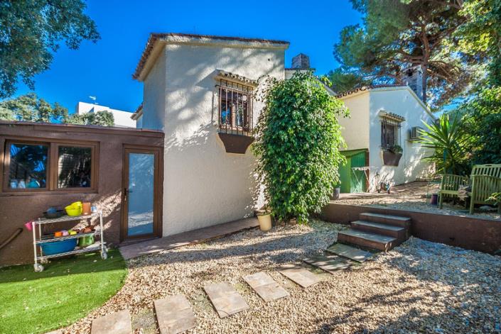 Image No.13-5 Bed Villa / Detached for sale