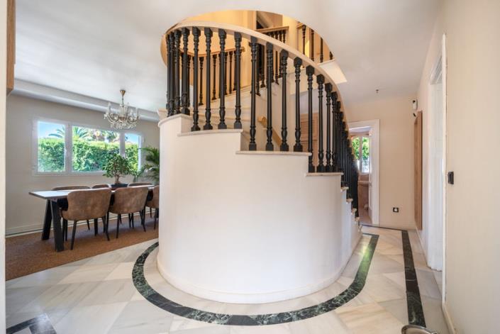 Image No.7-6 Bed Villa / Detached for sale