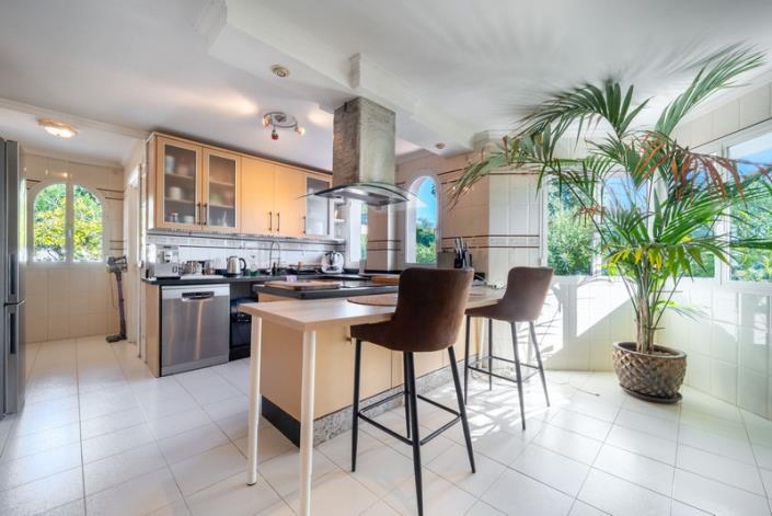 Image No.9-6 Bed Villa / Detached for sale