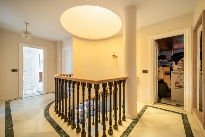 Image No.11-6 Bed Villa / Detached for sale