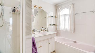 10-bb915d1cb19341576dcdc994b81ab9c5