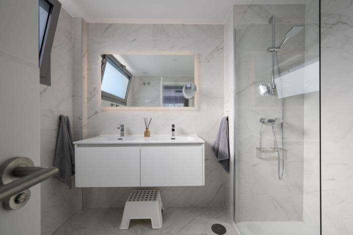 Image No.8-3 Bed Apartment for sale