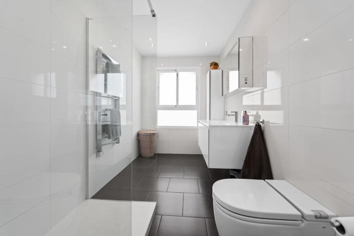 Image No.18-3 Bed Apartment for sale