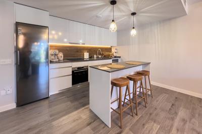 10-bb915d1cb19341576dcdc994b81ab9c5