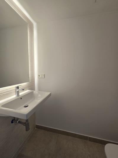 Image No.18-3 Bed Semi-Detached for sale