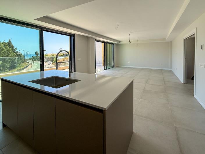 Image No.14-3 Bed Townhouse for sale