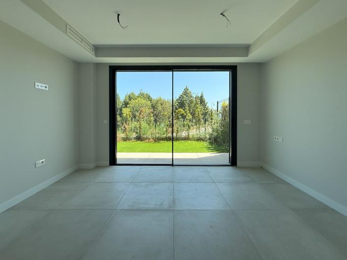 Image No.17-3 Bed Townhouse for sale