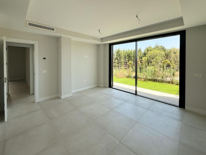 Image No.18-3 Bed Townhouse for sale