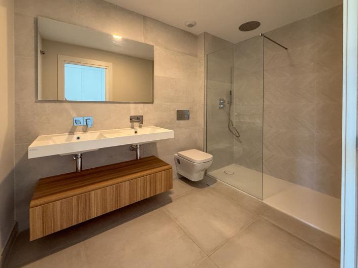 Image No.20-3 Bed Townhouse for sale