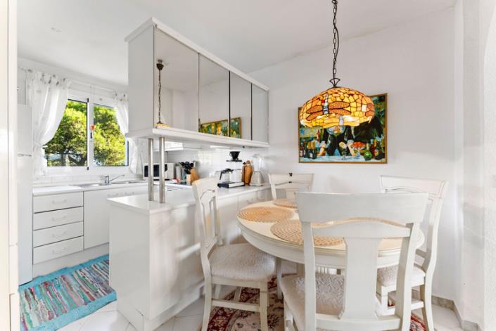 Image No.8-3 Bed Semi-Detached for sale