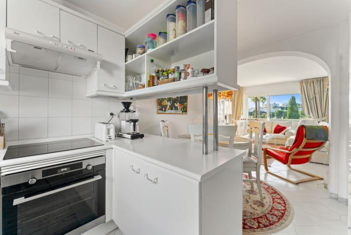 Image No.12-3 Bed Semi-Detached for sale