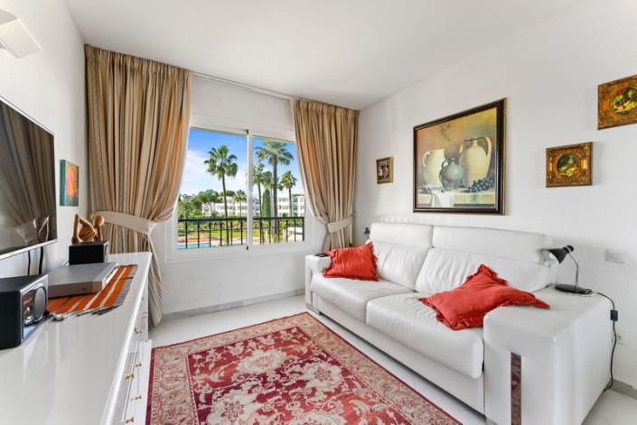 Image No.18-3 Bed Semi-Detached for sale