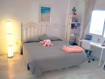 10-bb915d1cb19341576dcdc994b81ab9c5