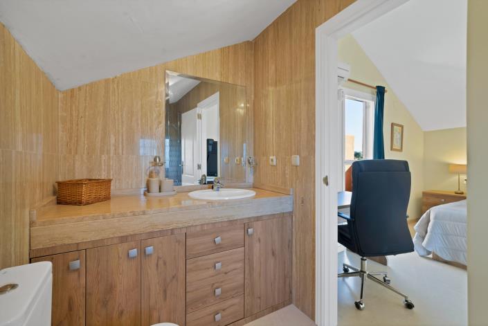 Image No.30-2 Bed Apartment for sale