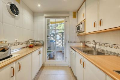 10-bb915d1cb19341576dcdc994b81ab9c5