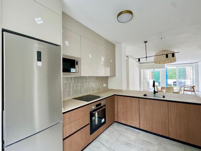 Image No.24-3 Bed Apartment for sale