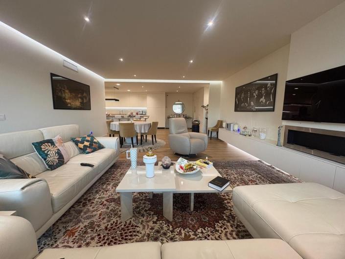 Image No.3-4 Bed Apartment for sale