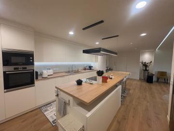 11-20939a0134ad724a8cb2a801094d15a4