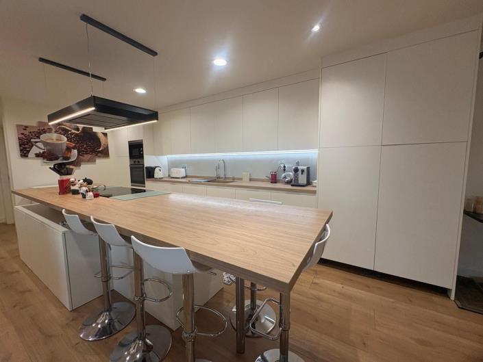 Image No.12-4 Bed Apartment for sale