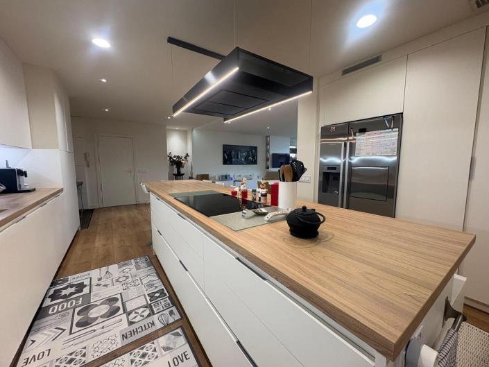 Image No.15-4 Bed Apartment for sale