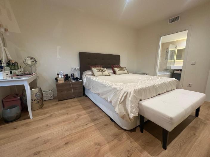 Image No.20-4 Bed Apartment for sale