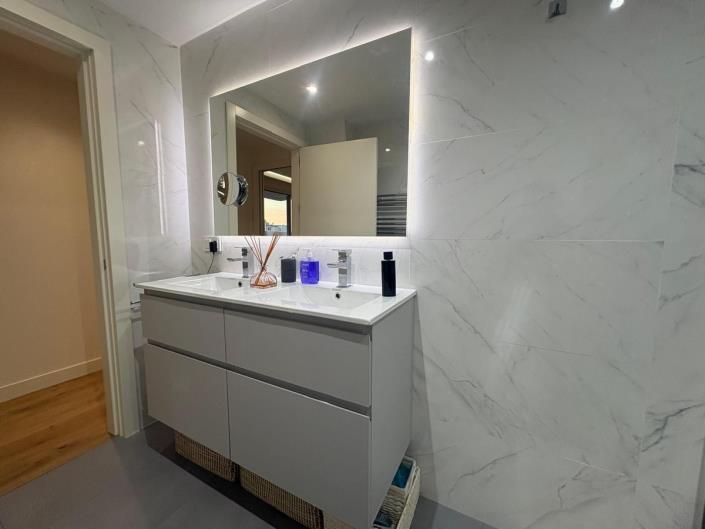 Image No.21-4 Bed Apartment for sale