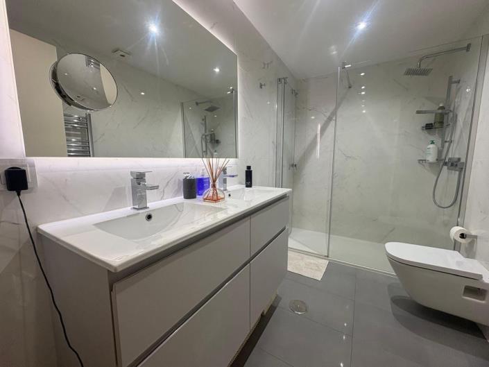 Image No.22-4 Bed Apartment for sale