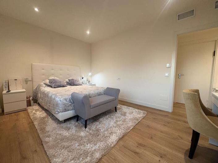 Image No.29-4 Bed Apartment for sale