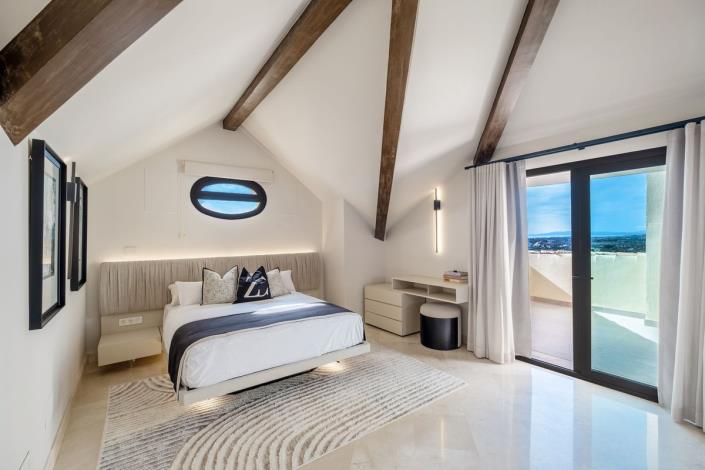 Image No.12-4 Bed Apartment for sale