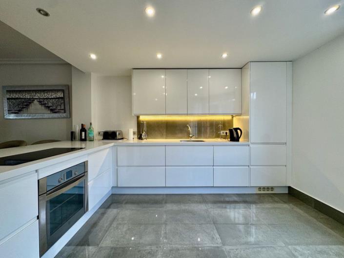 Image No.4-3 Bed Semi-Detached for sale